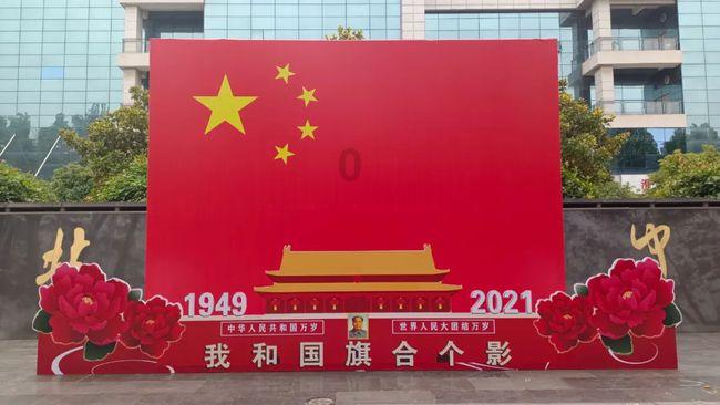 冻龄!45岁亚姐被偶遇韩国档口进货,淡出幕前转战直播带货生意好